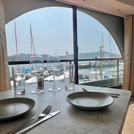 1st Line Sea View Διαμέρισμα